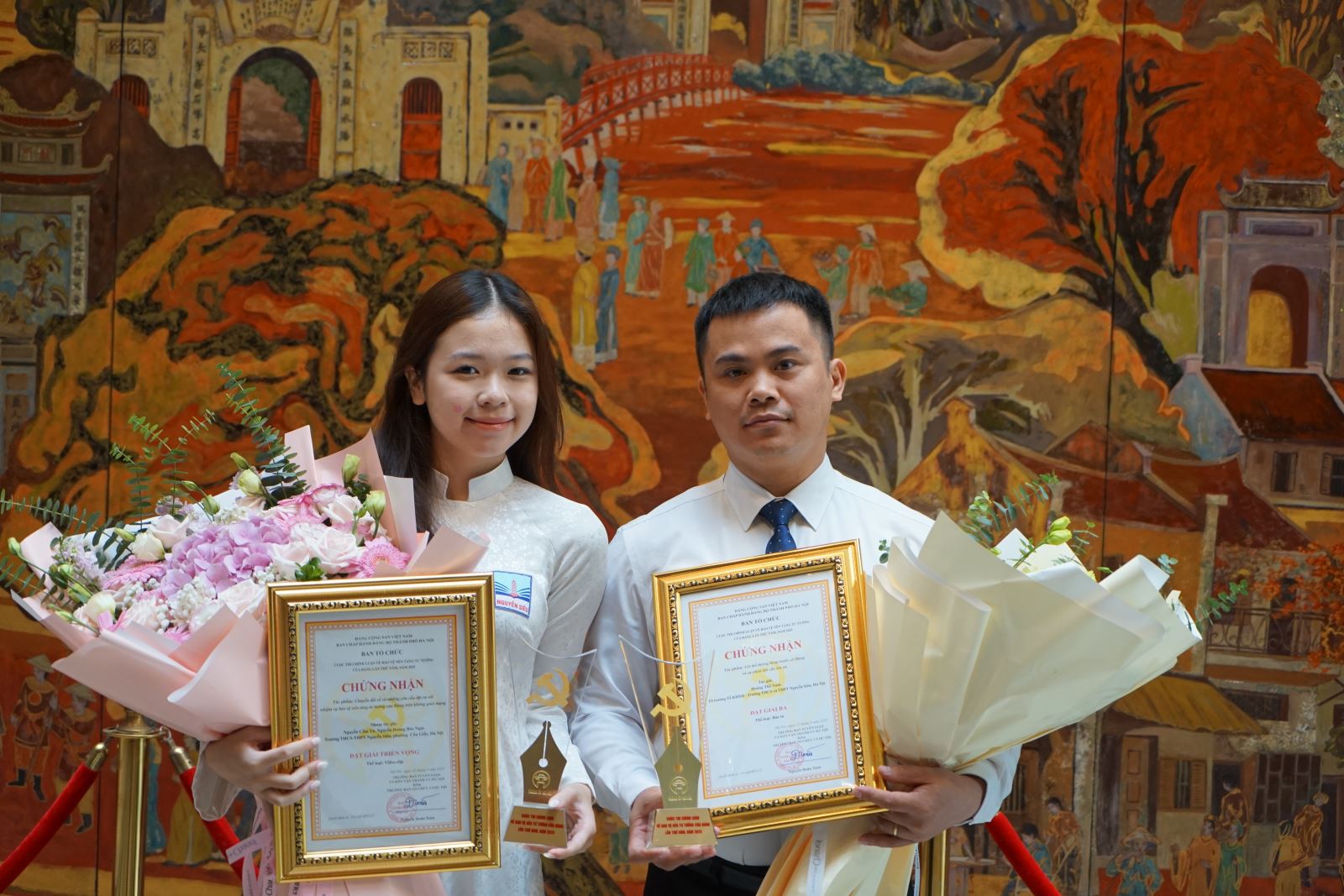 Thầy trò Trường THCS và THPT Nguyễn Siêu đạt giải cao trong cuộc thi chính luận bảo vệ nền tảng tư tưởng của Đảng