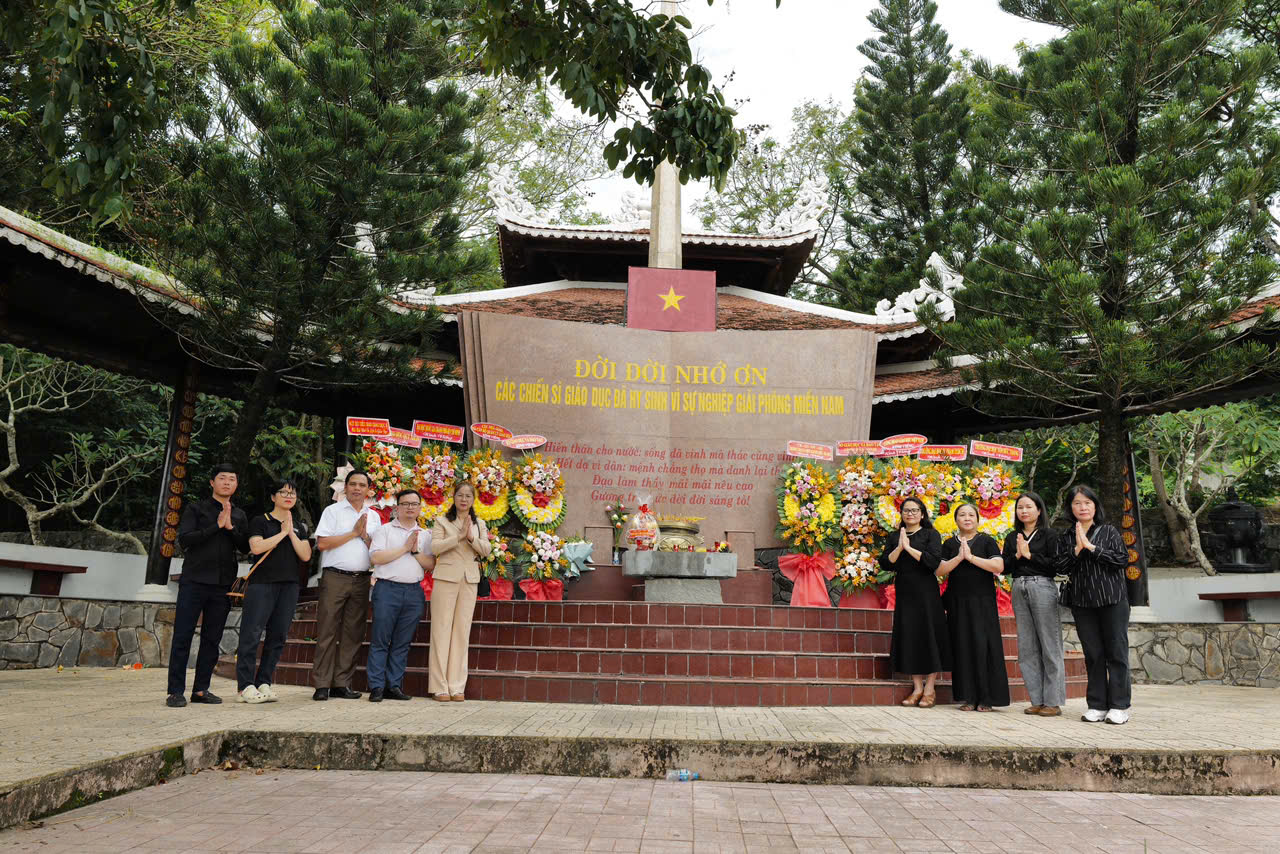 Trường Nguyễn Siêu viết tiếp bài học về Lòng biết ơn