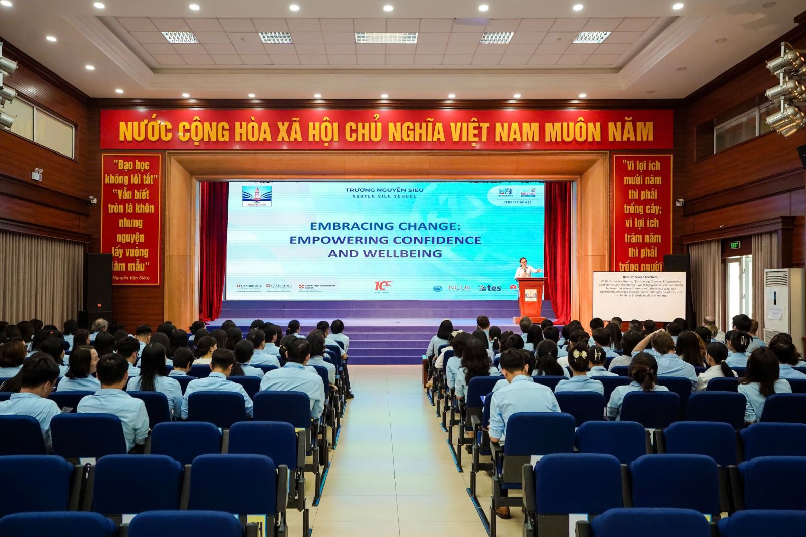 CHĂM LO NGƯỜI LAO ĐỘNG, PHÁT TRIỂN BỀN VỮNG NGÔI TRƯỜNG CAMBRIDGE BẢN SẮC VIỆT
