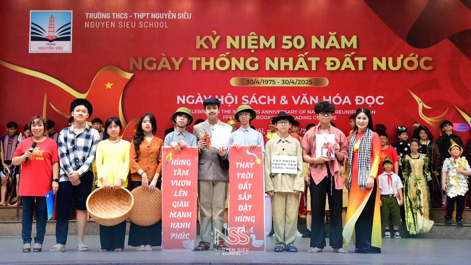NHÂN VẬT TỪ TRONG SÁCH BƯỚC VÀO NGÀY HỘI SÁCH NGUYỄN SIÊU 2025