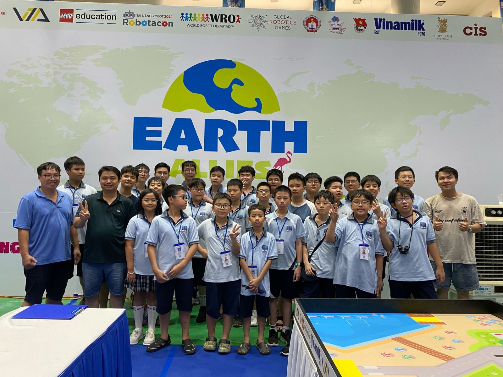 NGUYỄN SIÊU GIÀNH 1 CHỨNG CHỈ VÀNG, 2 BẠC CUỘC THI ROBOTACON MIỀN BẮC 2024