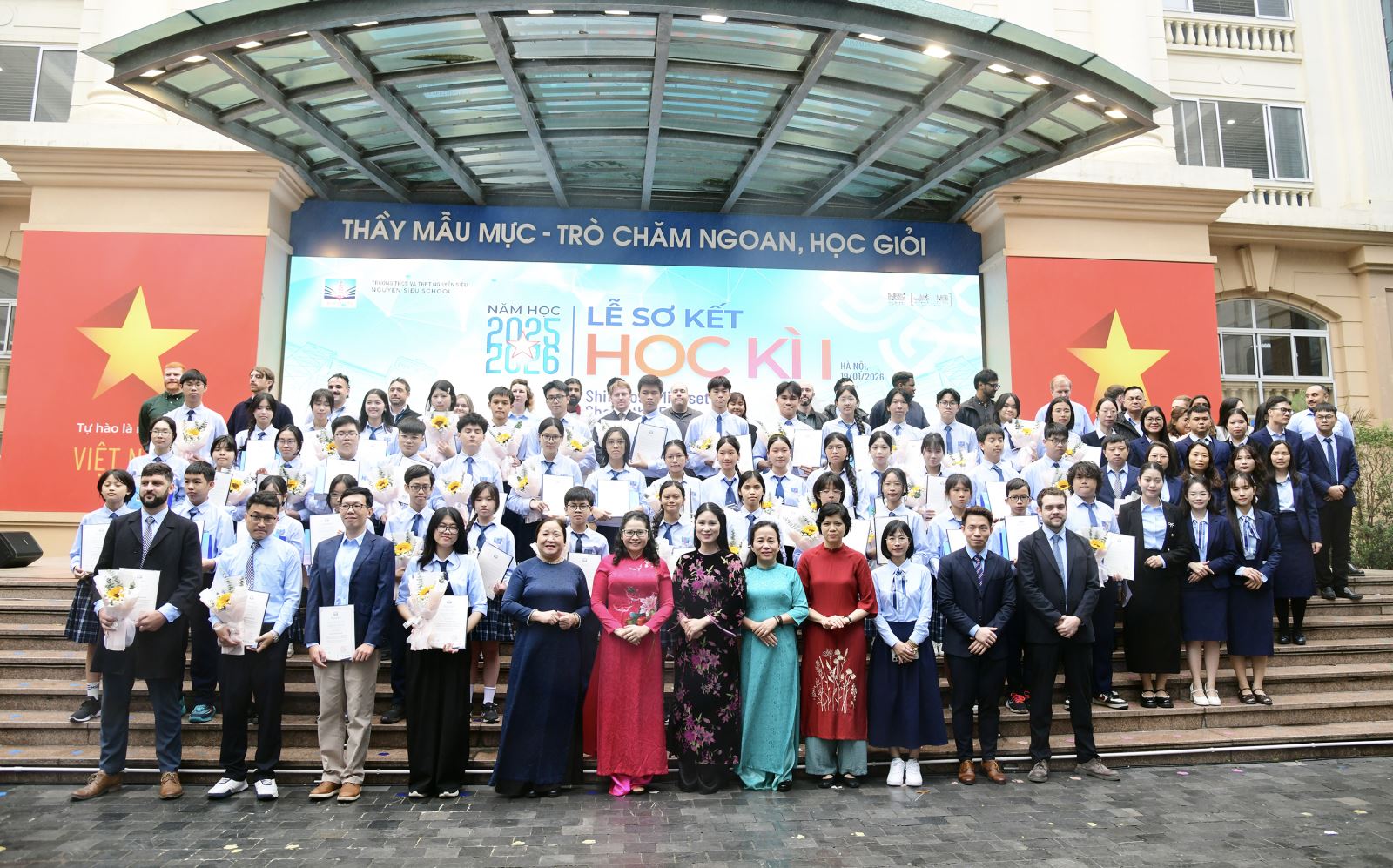 Nhìn lại những thành tựu nổi bật tại Lễ Sơ kết Học kỳ I năm học 2025 - 2026 của Trường Nguyễn Siêu