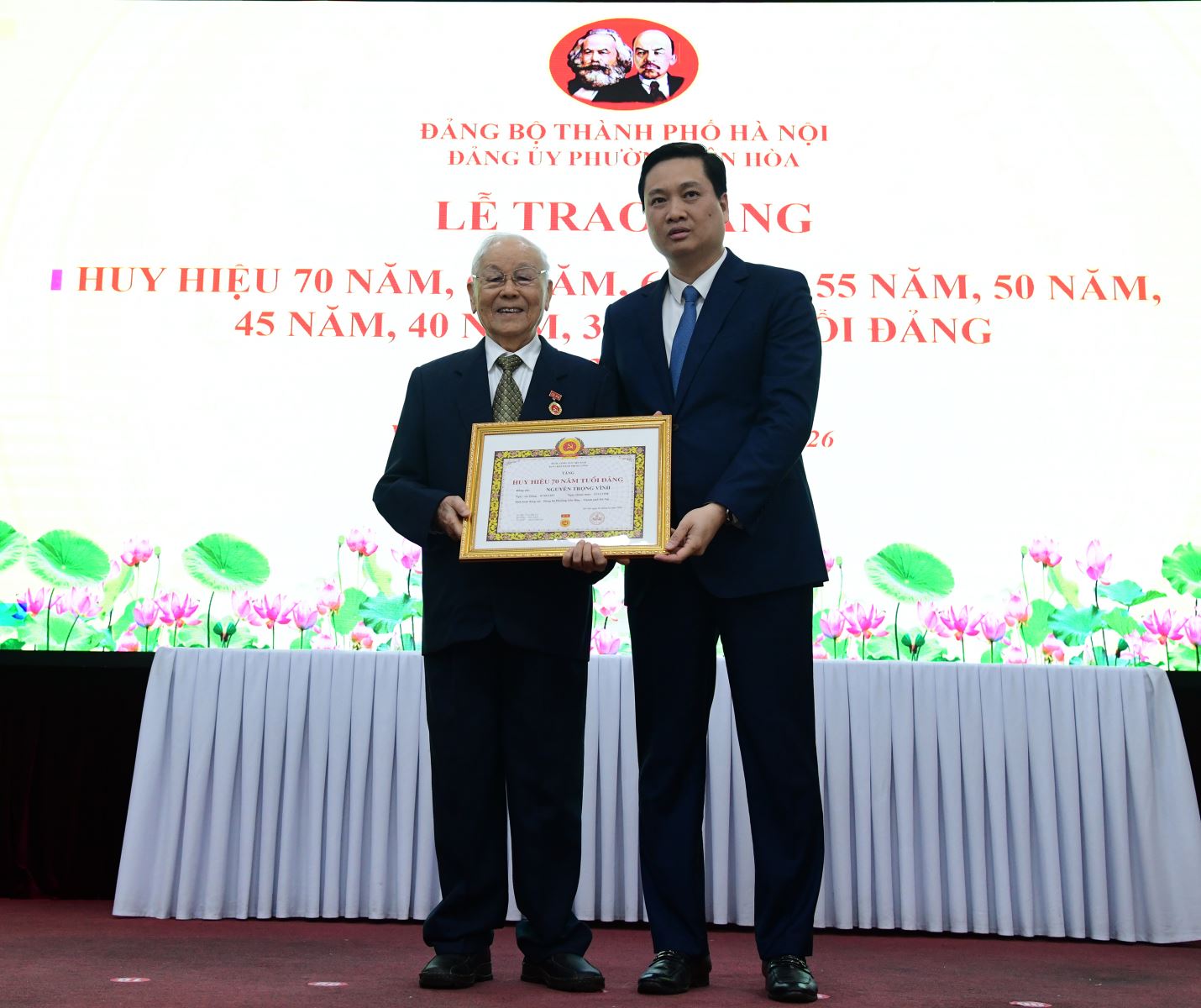 Kính chúc mừng Đại tá, Nhà giáo Nhân dân Nguyễn Trọng Vĩnh - 70 năm tuổi Đảng, 93 mùa xuân cống hiến