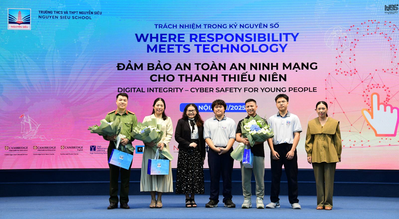 Trường Nguyễn Siêu cùng INTERPOL đồng hành vì một thế hệ học sinh an toàn trong kỷ nguyên số