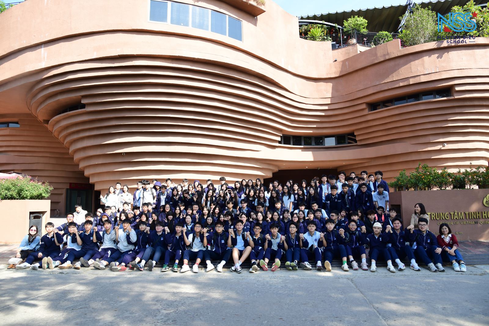 Một ngày làm nghệ nhân Bát Tràng cùng học sinh Trường Nguyễn Siêu