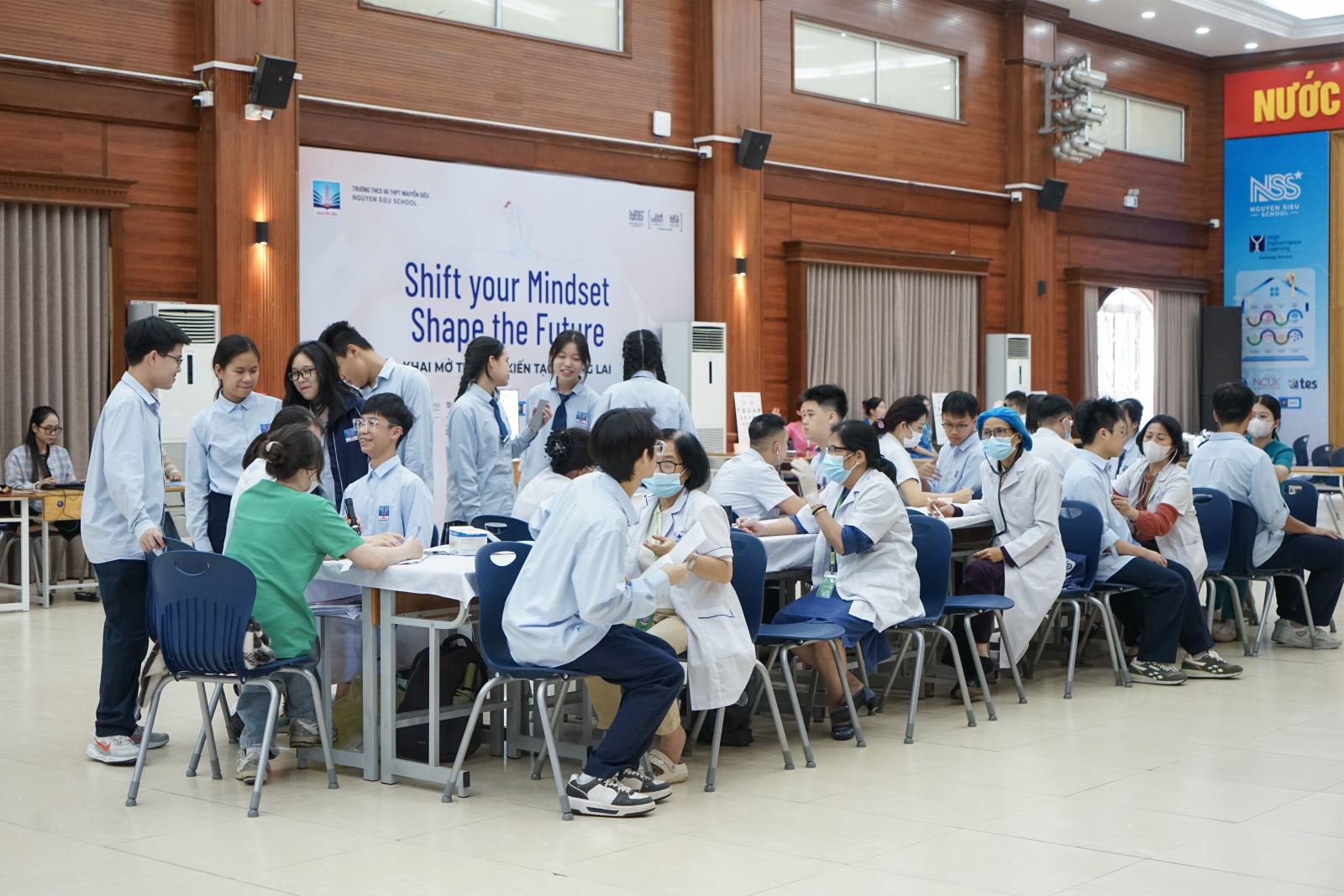 Trường Nguyễn Siêu tổ chức khám sức khỏe định kỳ năm học 2025 - 2026