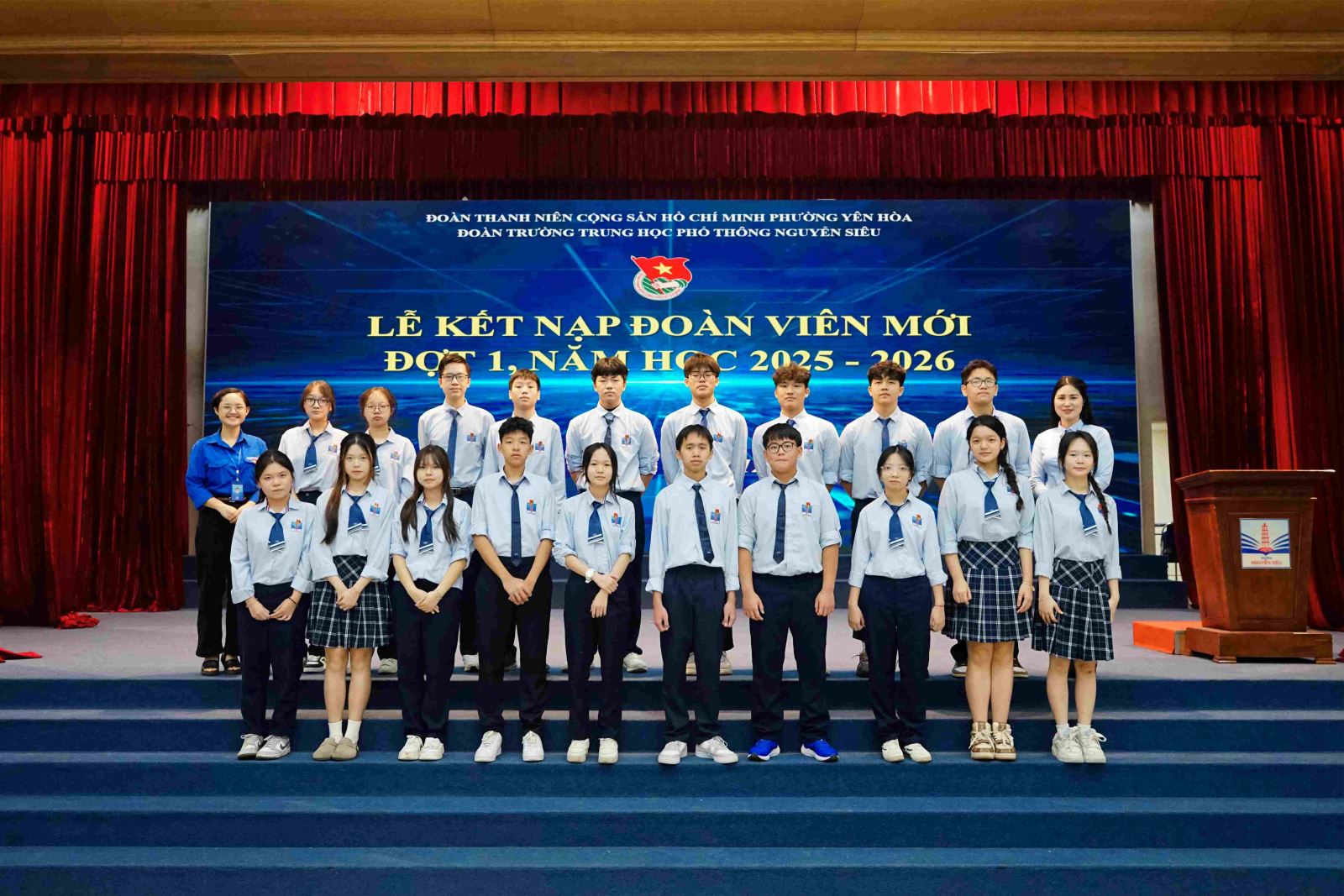Trường Nguyễn Siêu tổ chức Lễ kết nạp Đoàn Đợt 1 năm học 2025 - 2026