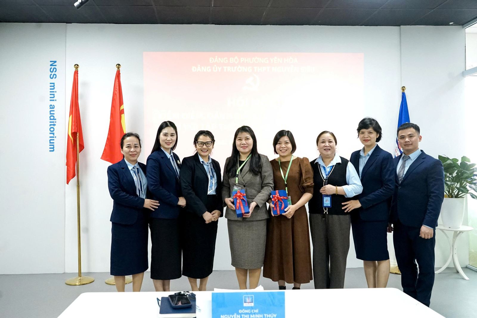 Đảng bộ Trường THPT Nguyễn Siêu tổ chức Hội nghị kiểm điểm, đánh giá, xếp loại tổ chức Đảng và Đảng viên năm 2025