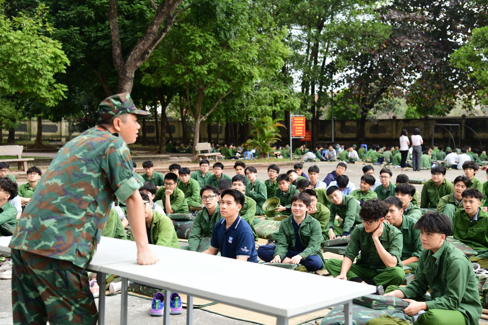Một tuần quân sự: Rèn luyện kỷ luật, nuôi dưỡng tinh thần gắn kết của học sinh Trường Nguyễn Siêu