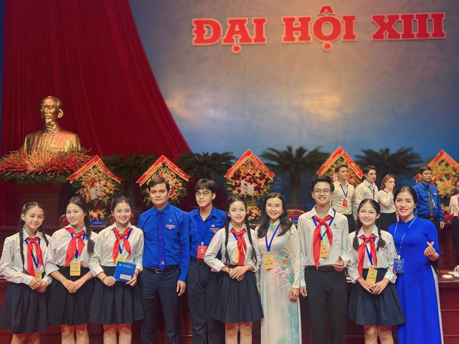 Học sinh Nguyễn Siêu vinh dự là 1 trong 10 thiếu nhi tiêu biểu tham dự Đại hội Đoàn toàn quốc lần thứ XIII