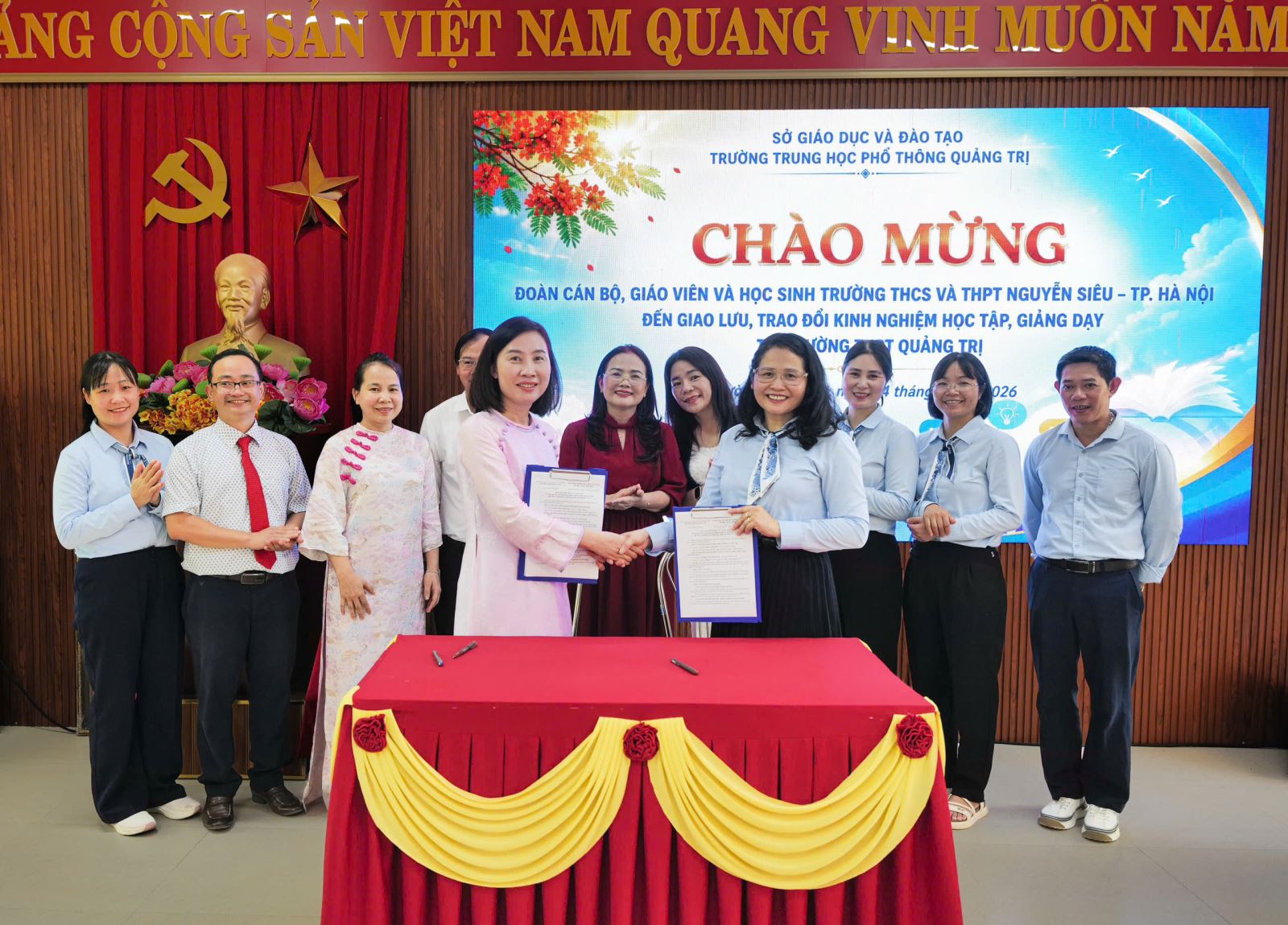 Từ Hà Nội đến miền “đất lửa” Quảng Trị: Hành trình sẻ chia tri thức, kết nối vì sự phát triển giáo dục
