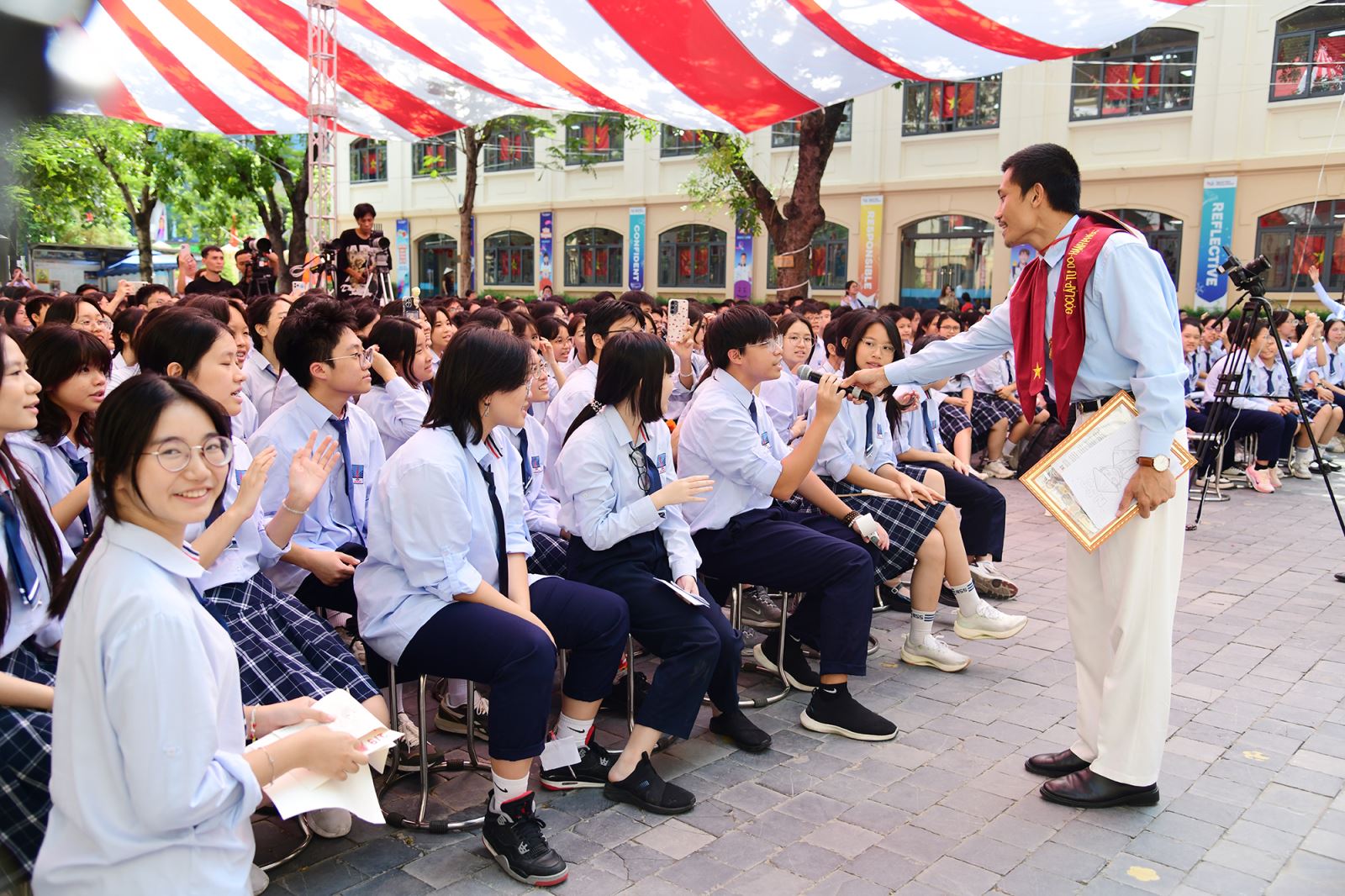 Tiết học đặc biệt, Trường Nguyễn Siêu tiên phong mời chuyên gia, nghệ sĩ tham gia hoạt động giáo dục