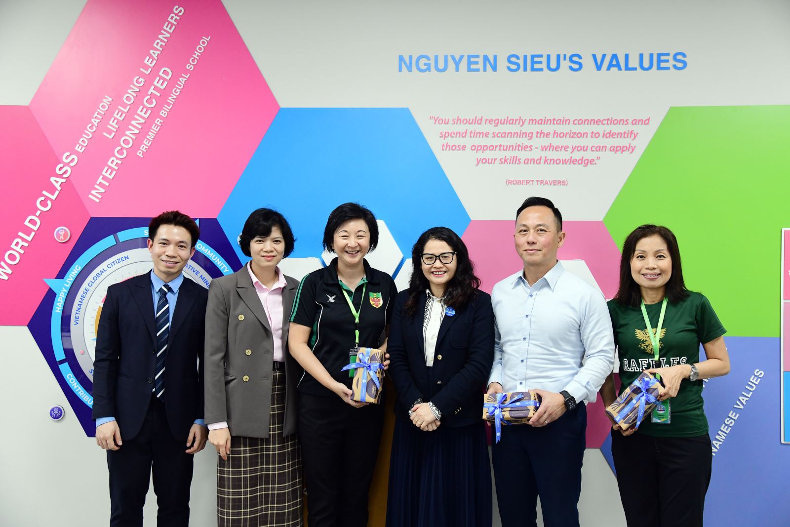 Hợp tác vững bền với Raffles Singapore: Học sinh Nguyễn Siêu có cơ hội ưu tiên dành được học bổng danh giá hàng đầu Sing