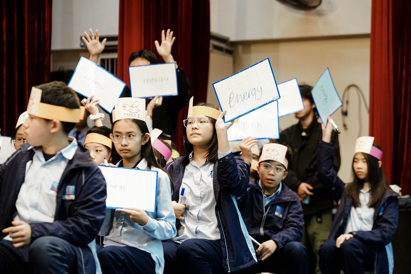 Học sinh Nguyễn Siêu lan toả thông điệp bền vững qua English Festival