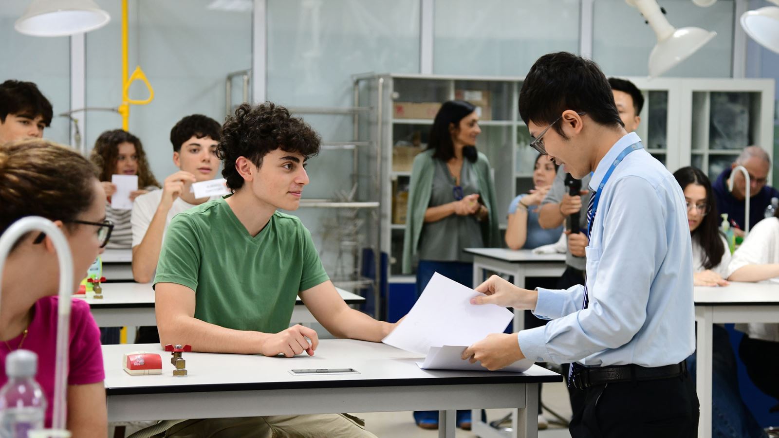 Học sinh trường Galieo Galiei trải nghiệm học tập tại Việt Nam