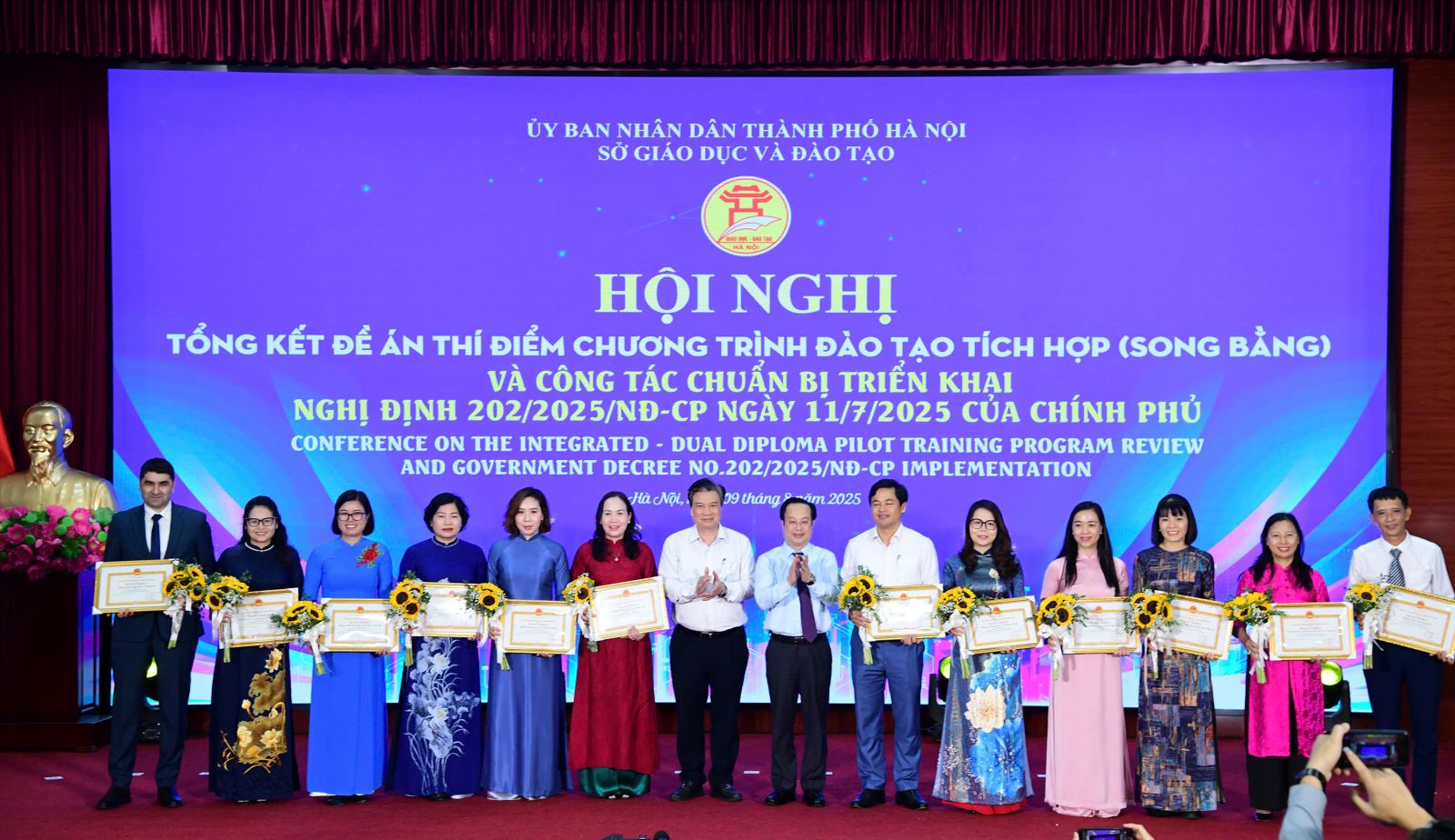 Trường Nguyễn Siêu vinh dự nhận Bằng khen của Chủ tịch UBND TP. Hà Nội